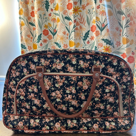 Large Floral Weekend Duffle Bag Black With Large Side Pocket Brown Handles - Picture 2 of 6